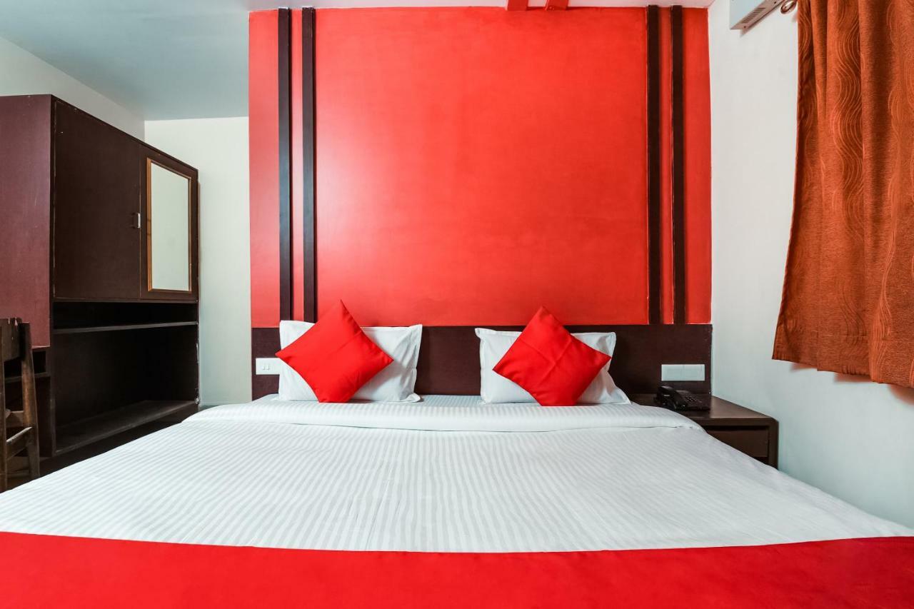Oyo 28856 Manjeera Inn Visakhapatnam Bagian luar foto