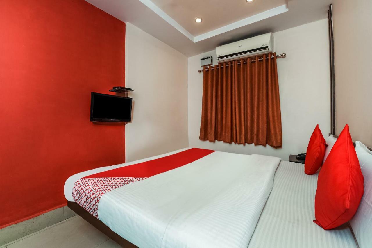 Oyo 28856 Manjeera Inn Visakhapatnam Bagian luar foto