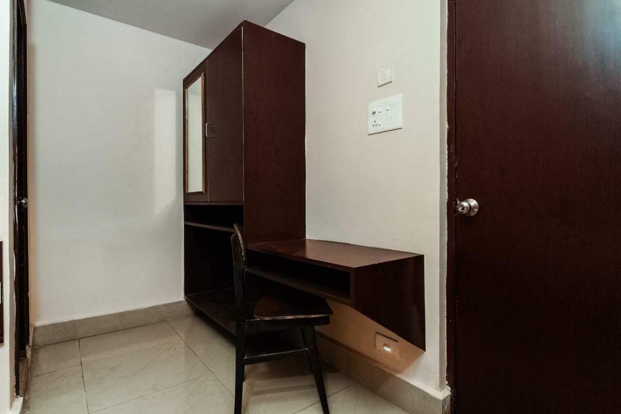 Oyo 28856 Manjeera Inn Visakhapatnam Bagian luar foto