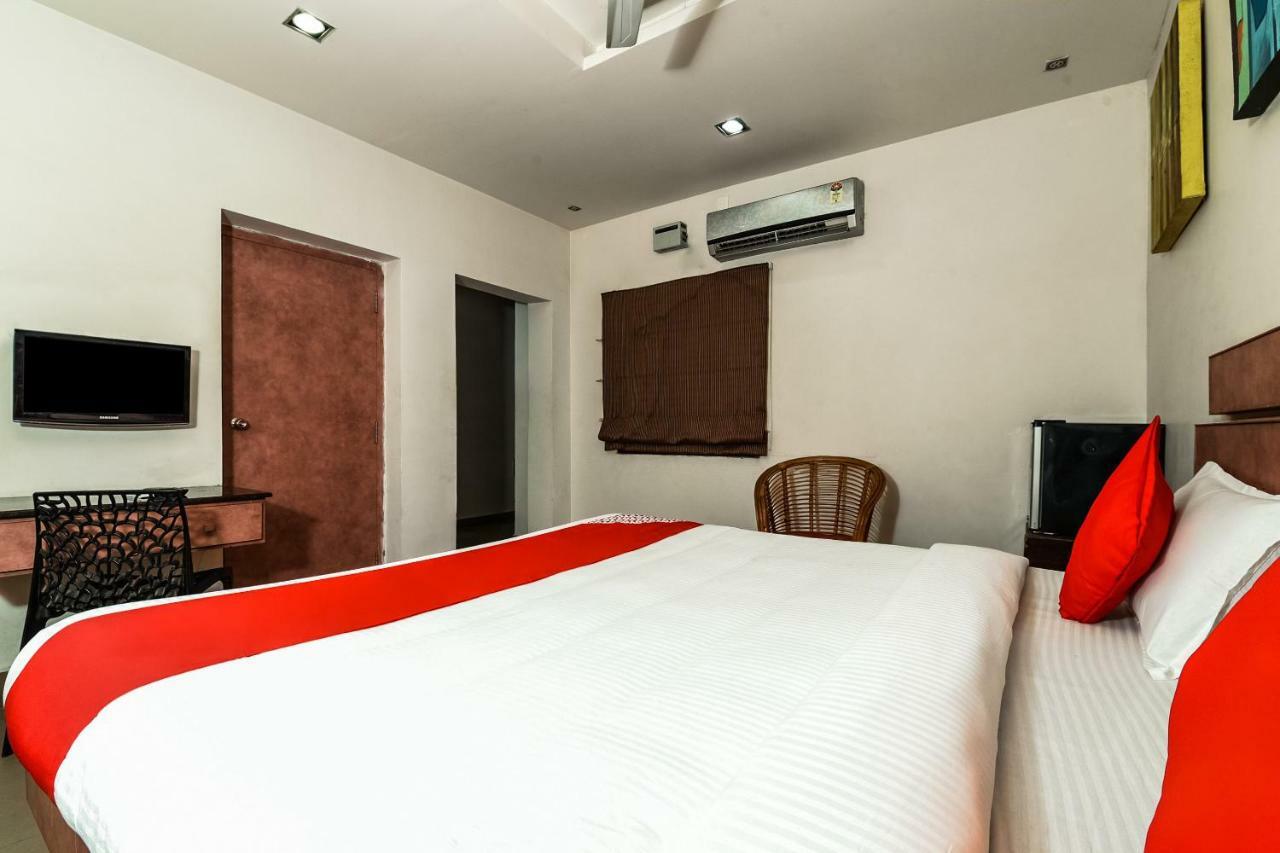 Oyo 28856 Manjeera Inn Visakhapatnam Bagian luar foto